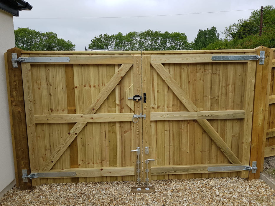 Made-to-Measure Feather Edge Gates